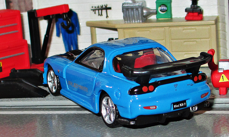 Illustration for article titled Land of the Rising Sun-Day: New Tomica Premium Skyline, RX7 and Morita